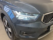 Volvo XC40 T3 Inscription in Blau