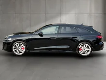 Audi A5 Avant TFSI e-hybrid quattro 270 kW in MYTHOSSCHWARZ METALLIC