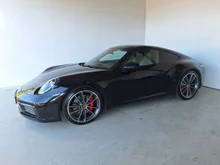 Porsche 911 Carrera 4S Coupé I (992) in tiefschwarzmetallic