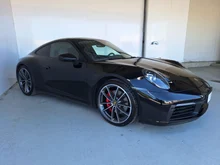 Porsche 911 Carrera 4S Coupé I (992) in tiefschwarzmetallic