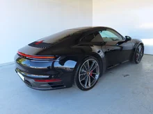 Porsche 911 Carrera 4S Coupé I (992) in tiefschwarzmetallic