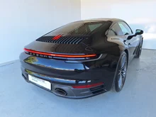 Porsche 911 Carrera 4S Coupé I (992) in tiefschwarzmetallic
