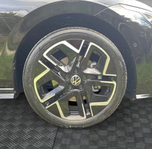 VW Golf R-Line TSI 4MOTION DSG in Grenadillschwarz Metallic