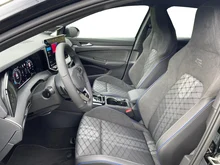 VW Golf R-Line TSI 4MOTION DSG in Grenadillschwarz Metallic