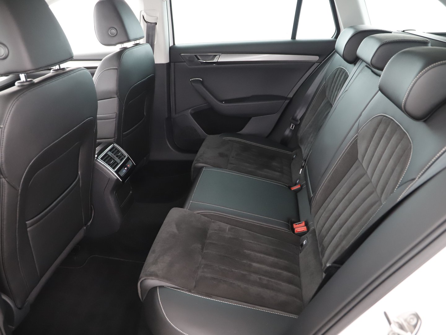 Škoda SUPERB Combi Style TDI | Bild 19 von 27