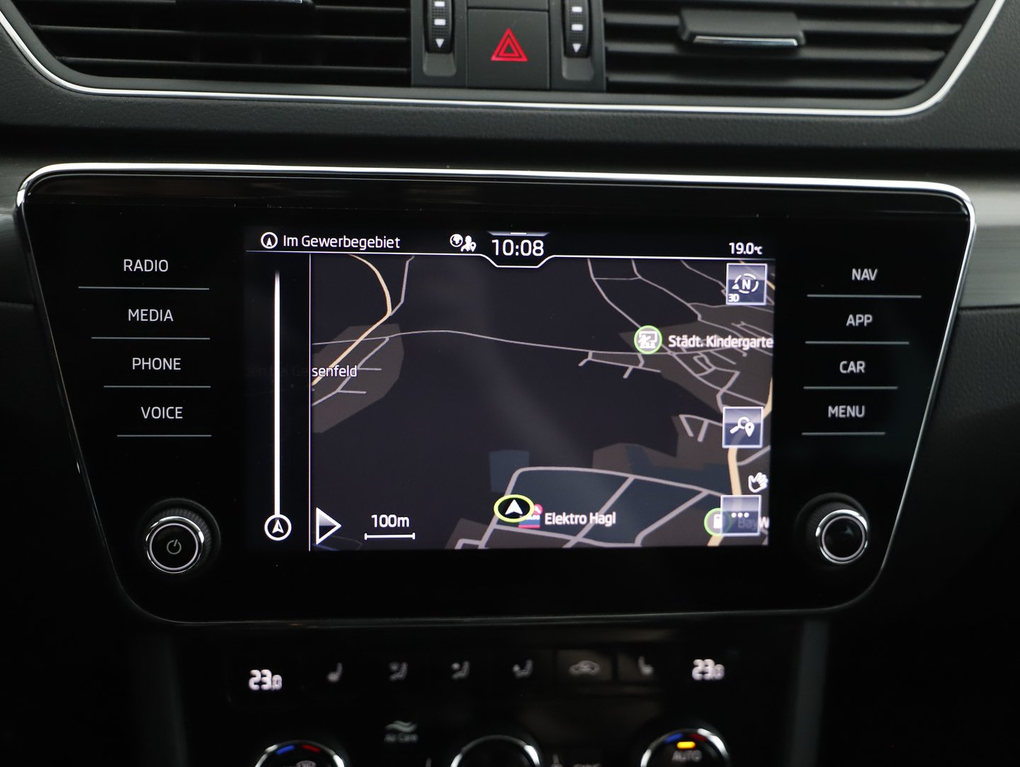 Škoda SUPERB Combi Style TDI | Bild 15 von 27