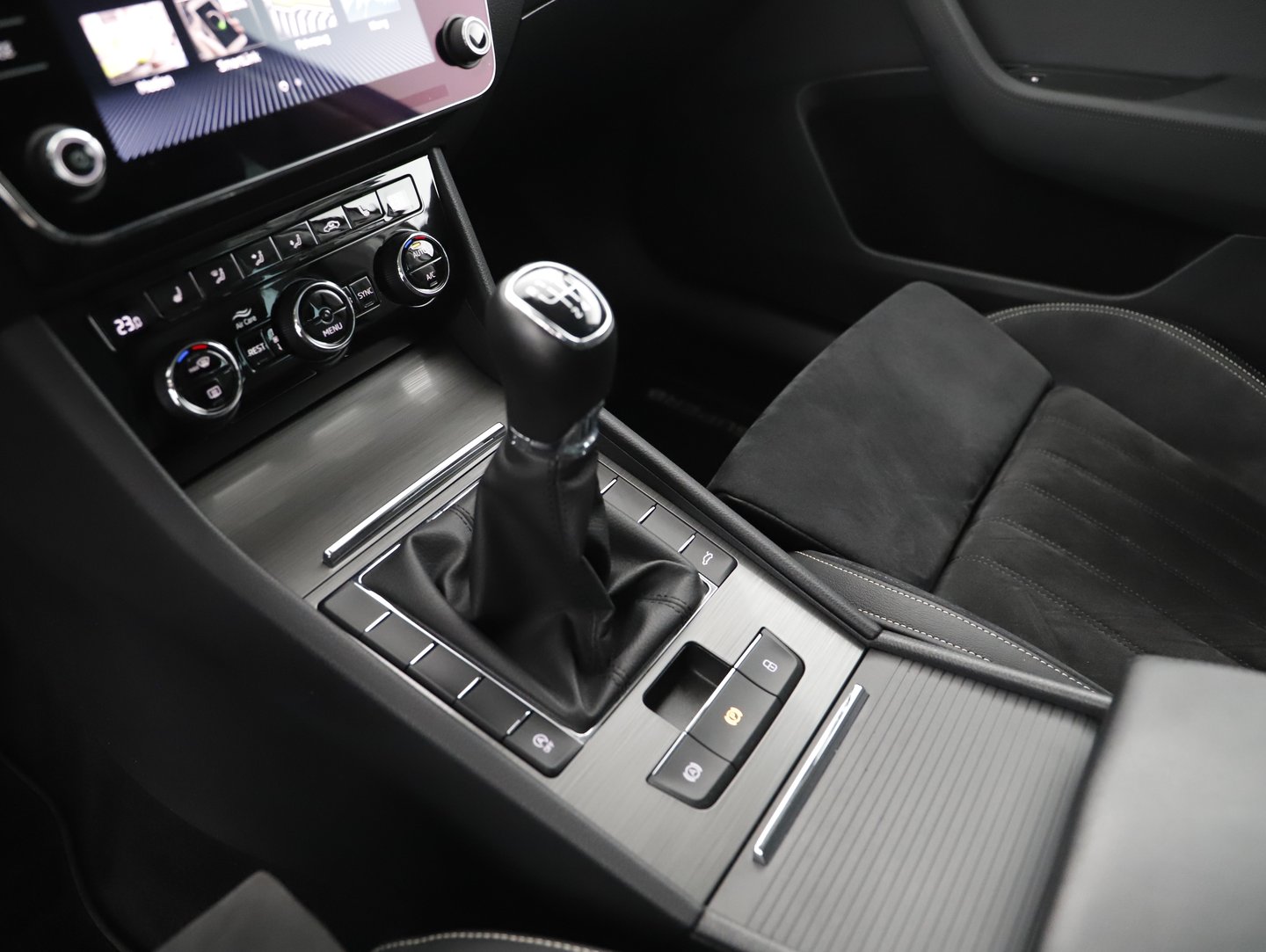 Škoda SUPERB Combi Style TDI | Bild 18 von 27