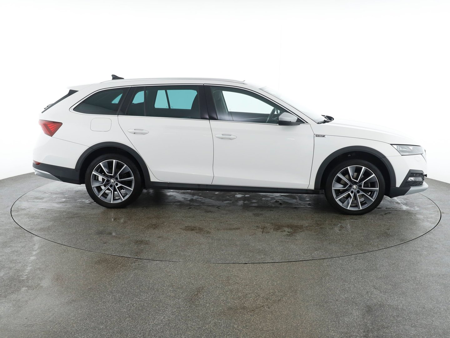 Škoda OCTAVIA Combi 4x4 SCOUT TDI DSG | Bild 4 von 32