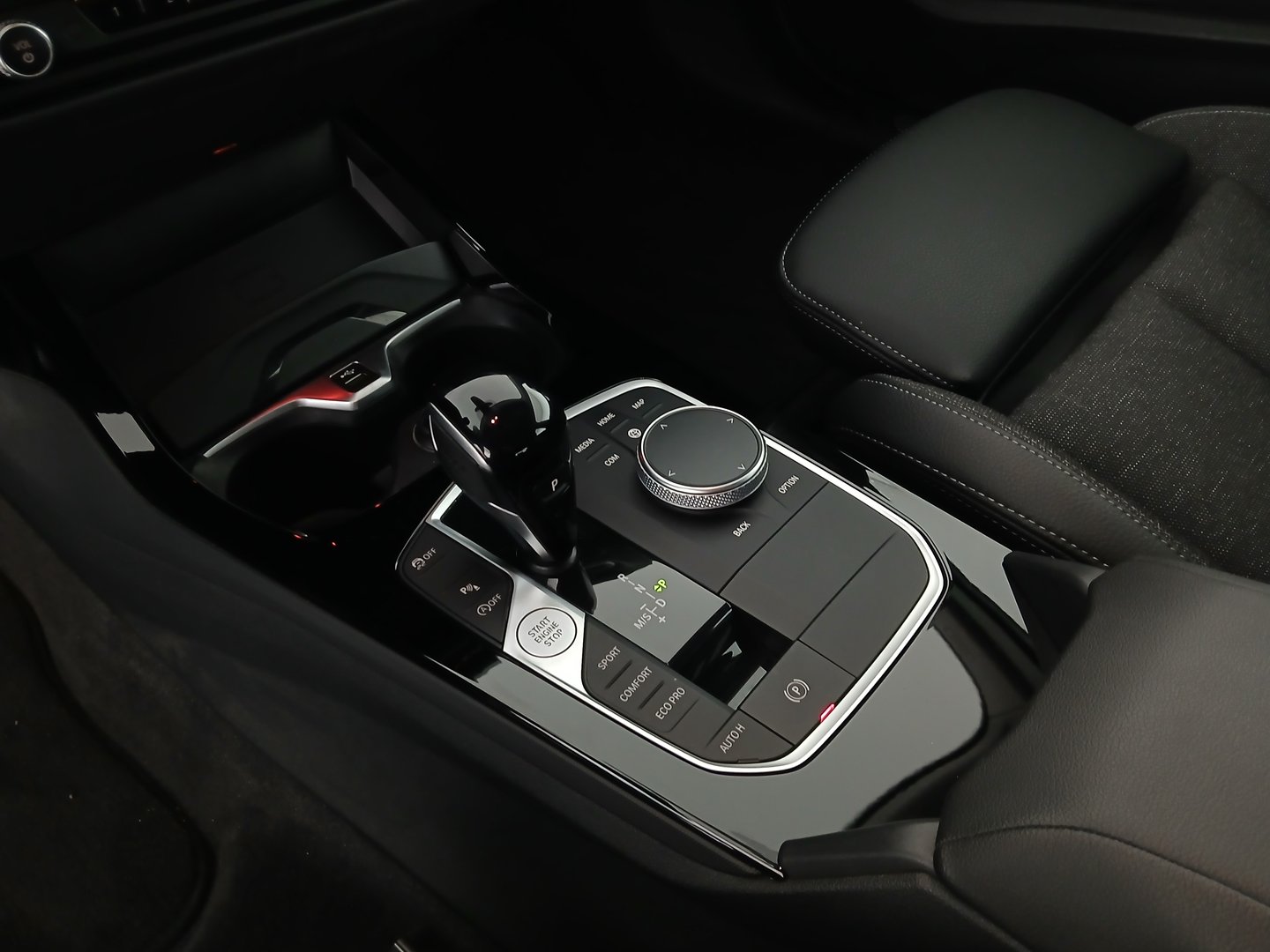 BMW 216d Gran Coupe Aut. | Bild 28 von 32