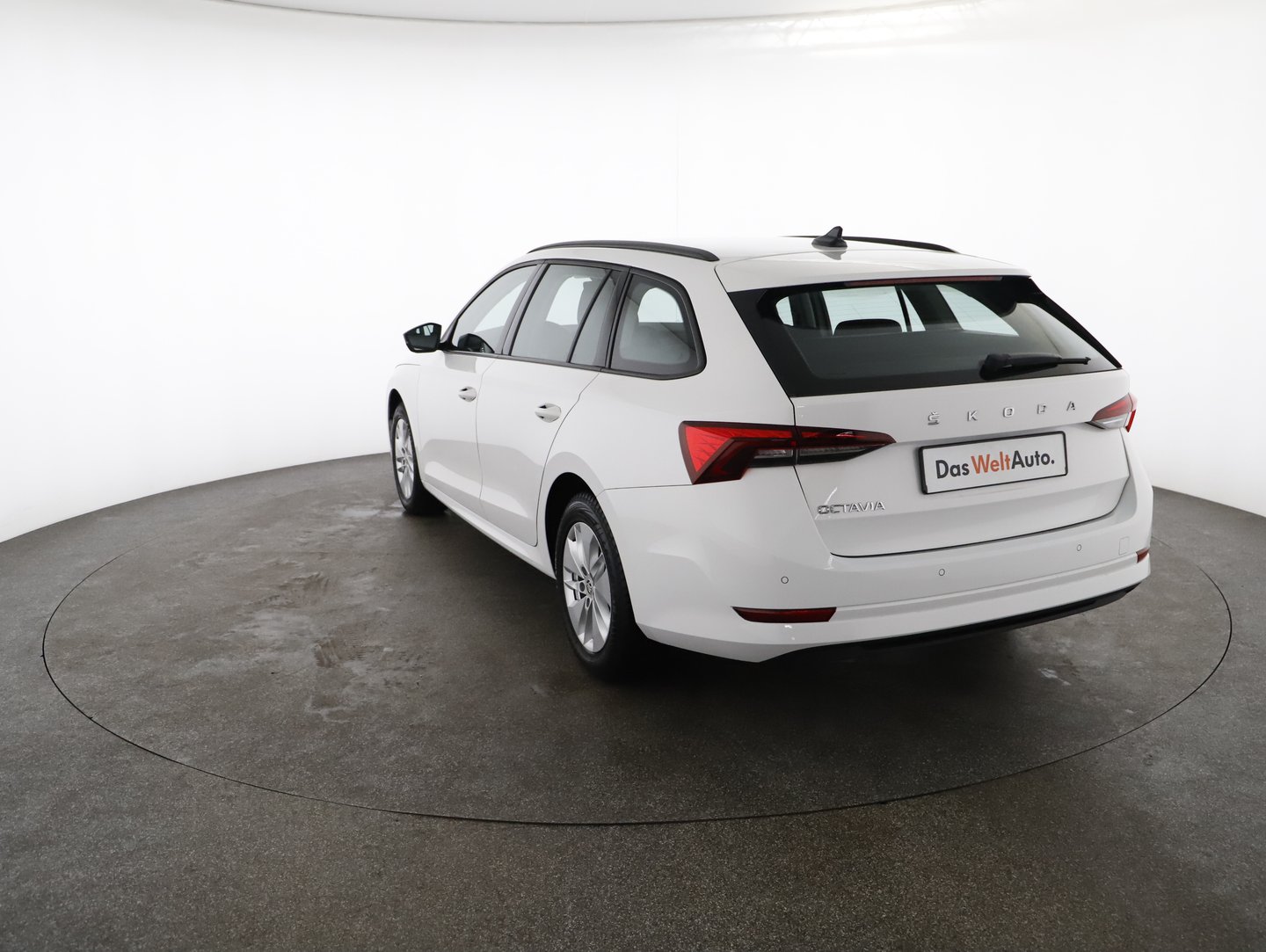 Škoda OCTAVIA Combi Ambition TDI DSG | Bild 2 von 22