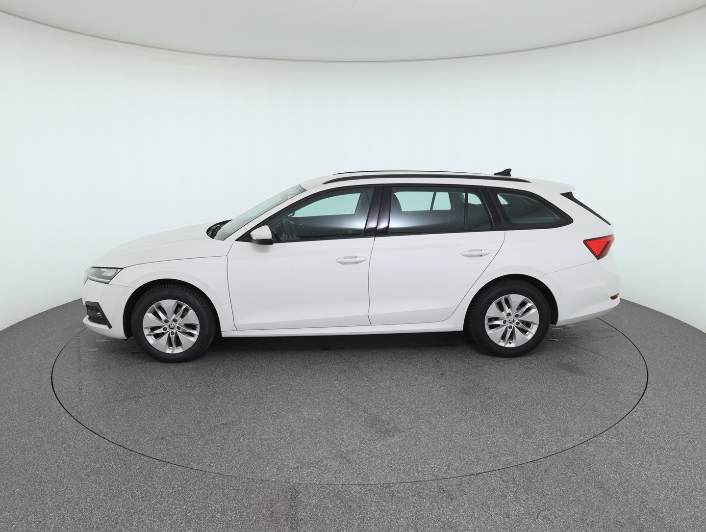 Škoda OCTAVIA Combi Ambition TDI DSG | Bild 8 von 28