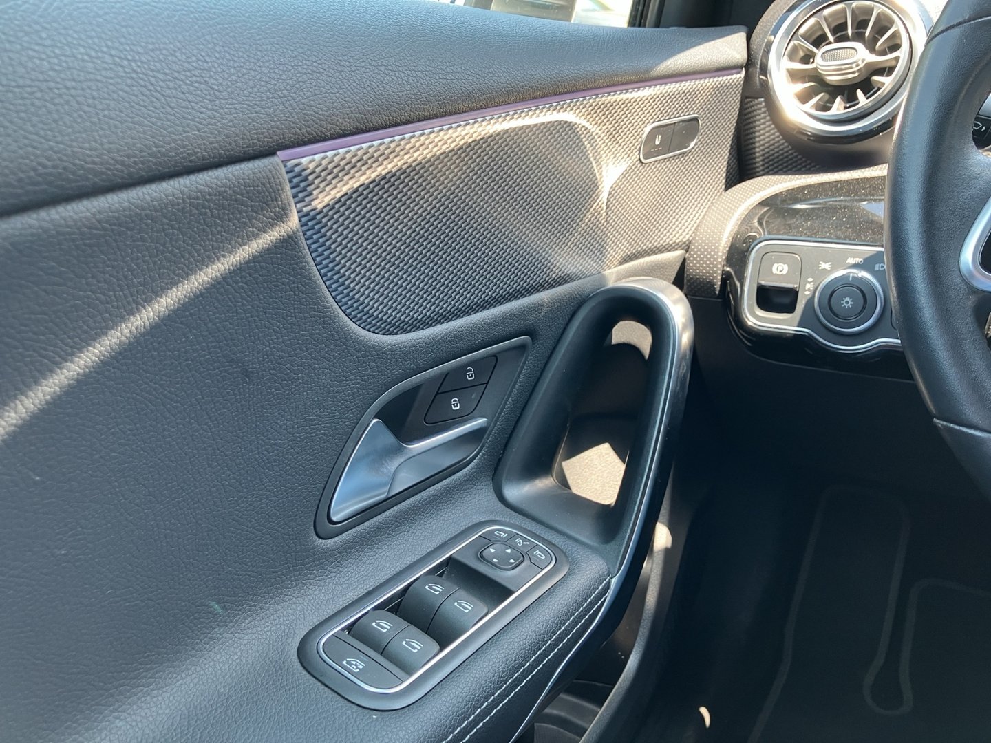 Mercedes A 180 d Aut. | Bild 6 von 17