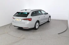 Škoda Octavia Combi Selection TDI DSG in Stahl-Grau
