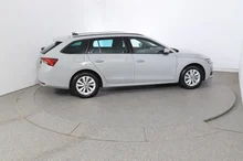 Škoda Octavia Combi Selection TDI DSG in Stahl-Grau