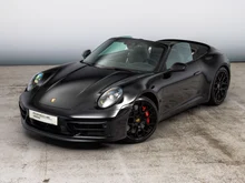 Porsche 911 Carrera 4 GTS Cabriolet in tiefschwarzmetallic