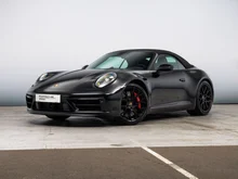 Porsche 911 Carrera 4 GTS Cabriolet in tiefschwarzmetallic
