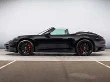 Porsche 911 Carrera 4 GTS Cabriolet in tiefschwarzmetallic