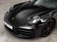 Porsche 911 Carrera 4 GTS Cabriolet in tiefschwarzmetallic