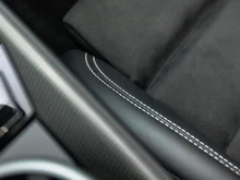 Porsche 911 Carrera 4 GTS Cabriolet in tiefschwarzmetallic