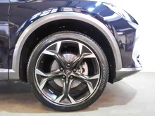 CUPRA Formentor 1.5 TSI 150 PS DSG ACT in Asphalt-Blau Metall.