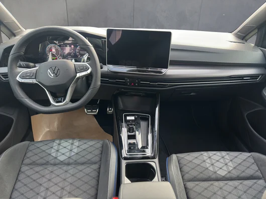 Bild eines VW Golf Sport mHEV TSI DSG