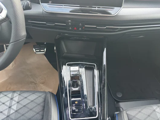 Bild eines VW Golf Sport mHEV TSI DSG