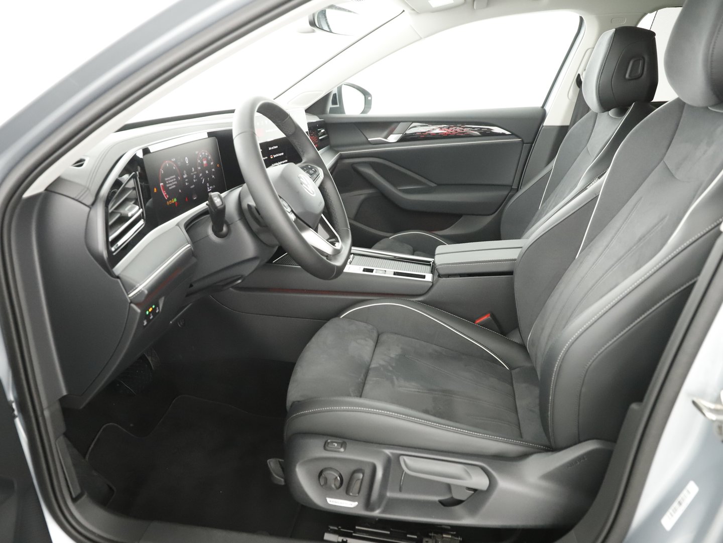 VW Passat Variant Elegance TDI DSG | Bild 13 von 33