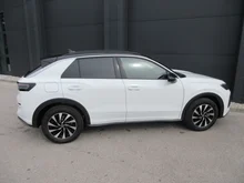 VW T-Roc Life eTSI DSG in Pure White Dach Black Uni