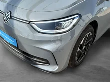 VW ID.3 Pro Perf. 170 kW Business in Mondsteingrau Dach schwarz