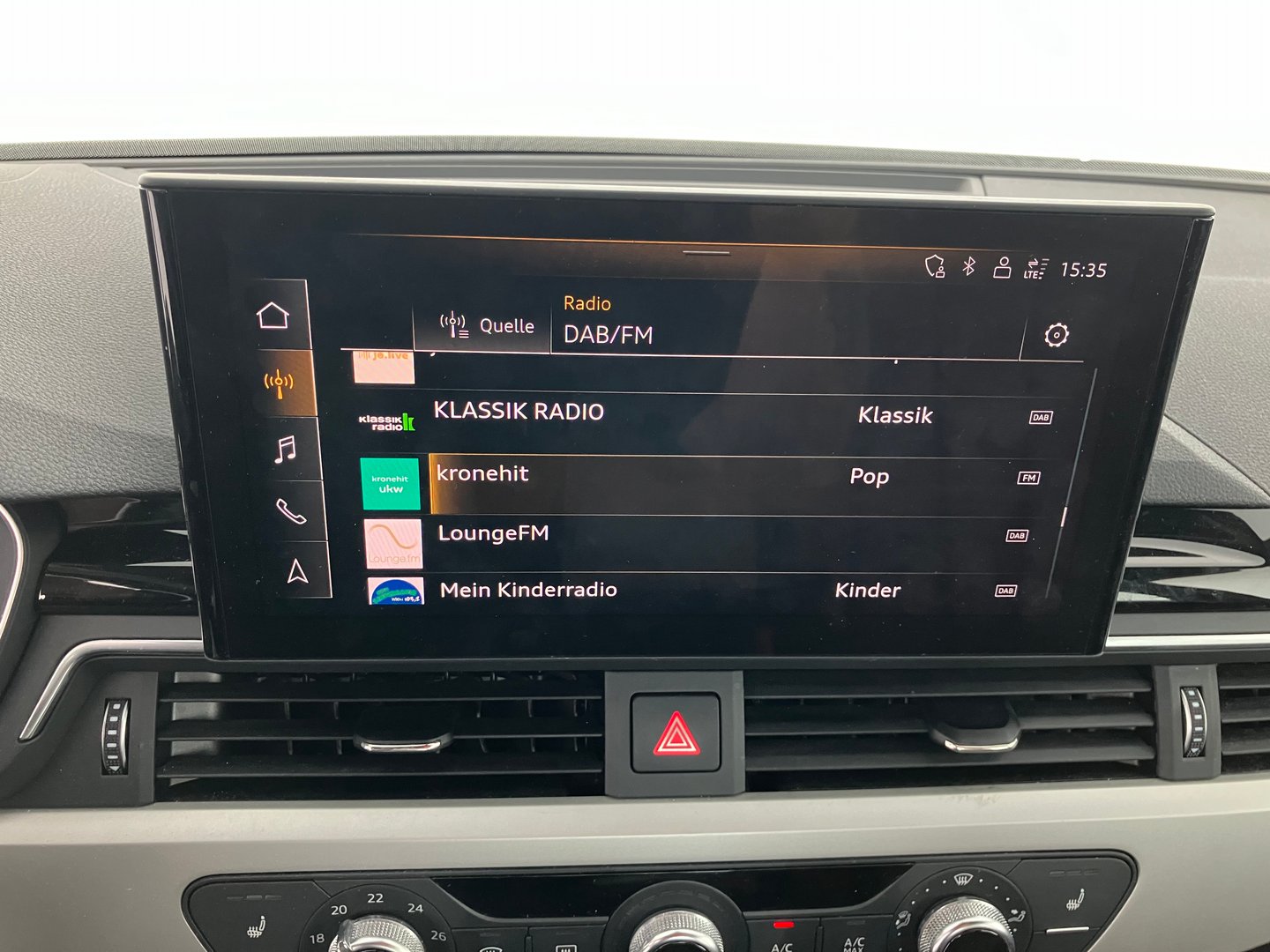 Audi A4 Limousine 35 TFSI S line | Bild 10 von 14