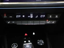 Audi Q4 e-tron 50 e-tron quattro in Taifungrau metallic