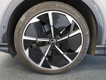 Audi Q4 e-tron 50 e-tron quattro in Taifungrau metallic