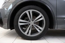 VW Tiguan Highline TDI SCR 4MOTION DSG in Indiumgrau Metallic