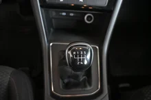 VW Touran Comfortline TDI SCR in Pure White