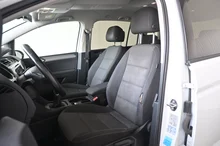 VW Touran Comfortline TDI SCR in Pure White