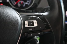 VW Touran Comfortline TDI SCR in Pure White