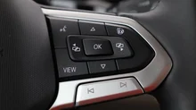 VW Multivan Edition ÜH eHybrid 180 kW 4M in Candyweiß/Dach Deepblack