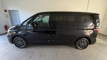 VW Multivan Business eHybrid 180 kW 4MOTION in Deepblack Perleffekt