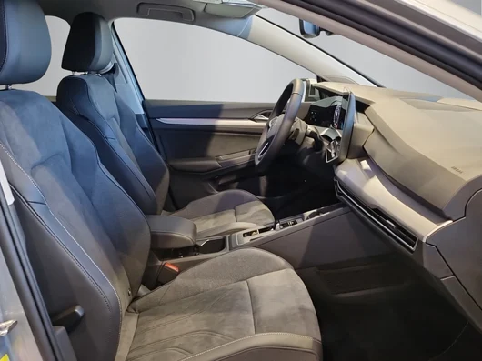 Bild eines Golf Variant Business mHeV DSG