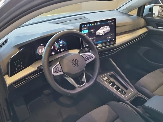 Bild eines Golf Variant Business mHeV DSG