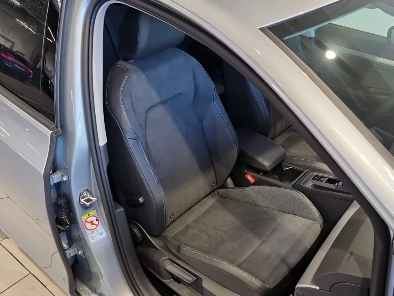 Bild eines Golf Variant Business mHeV DSG