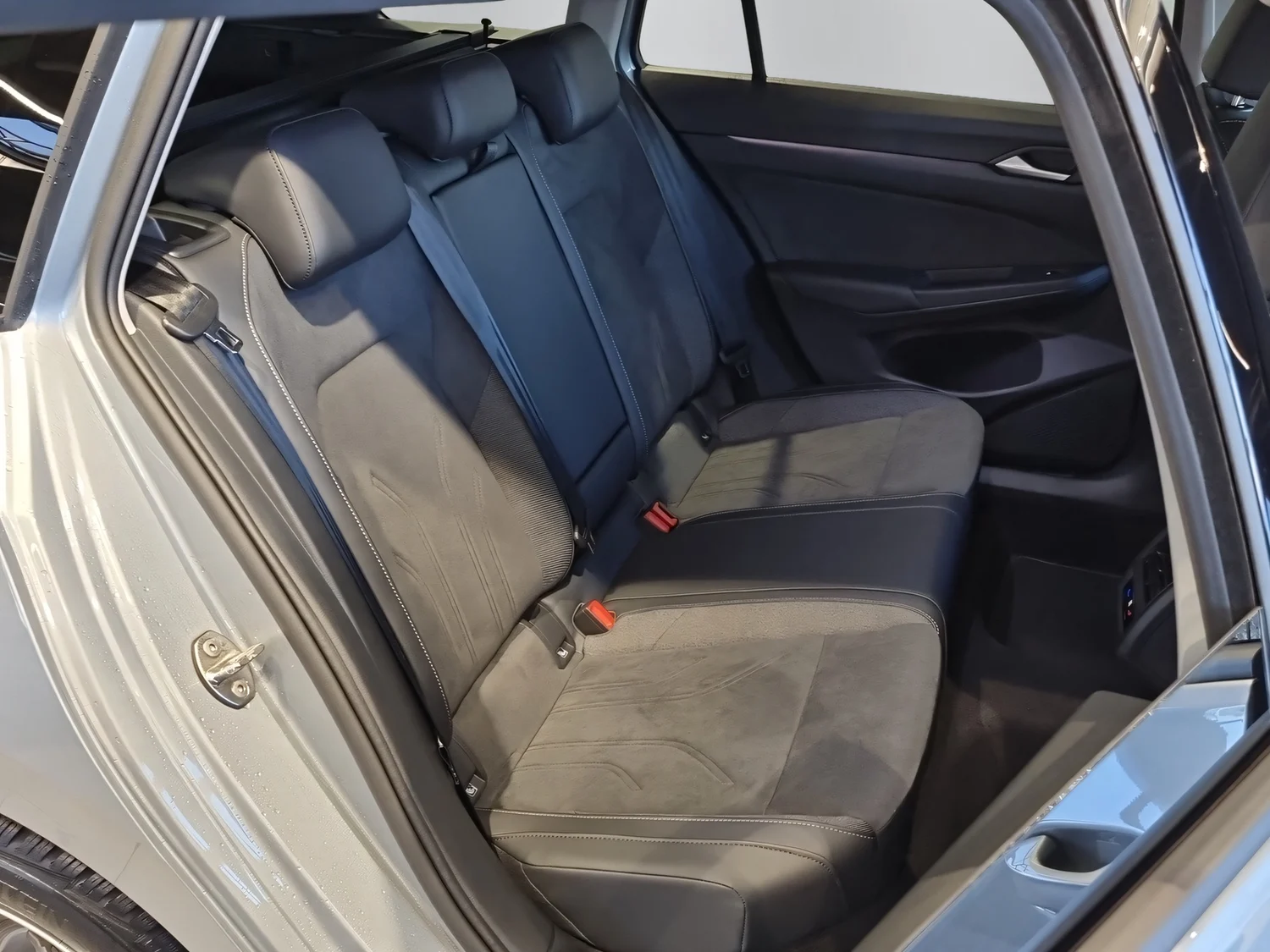 Bild eines Golf Variant Business mHeV DSG