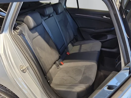 Bild eines Golf Variant Business mHeV DSG