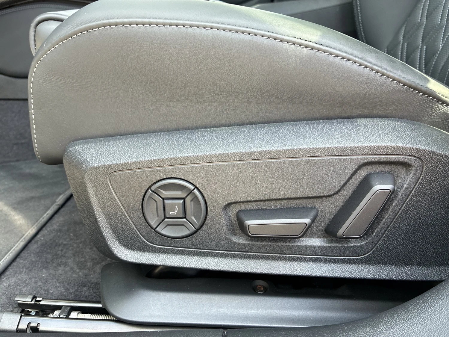 Bild eines Audi A5 Avant e-hybrid quattro 270 kW
