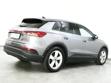 Audi Q4 e-tron 40 e-tron in 2L Taifungrau Metallic