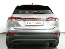 Audi Q4 e-tron 40 e-tron in 2L Taifungrau Metallic