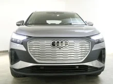 Audi Q4 e-tron 40 e-tron in 2L Taifungrau Metallic