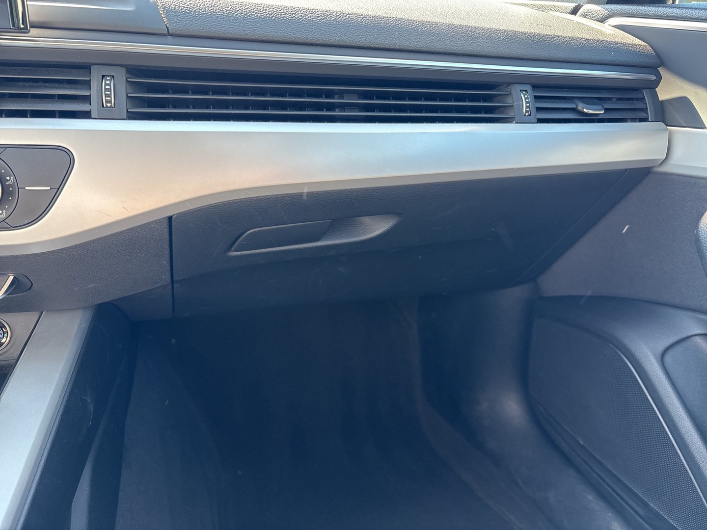 Audi A4 Limousine 35 TDI S line | Bild 14 von 20