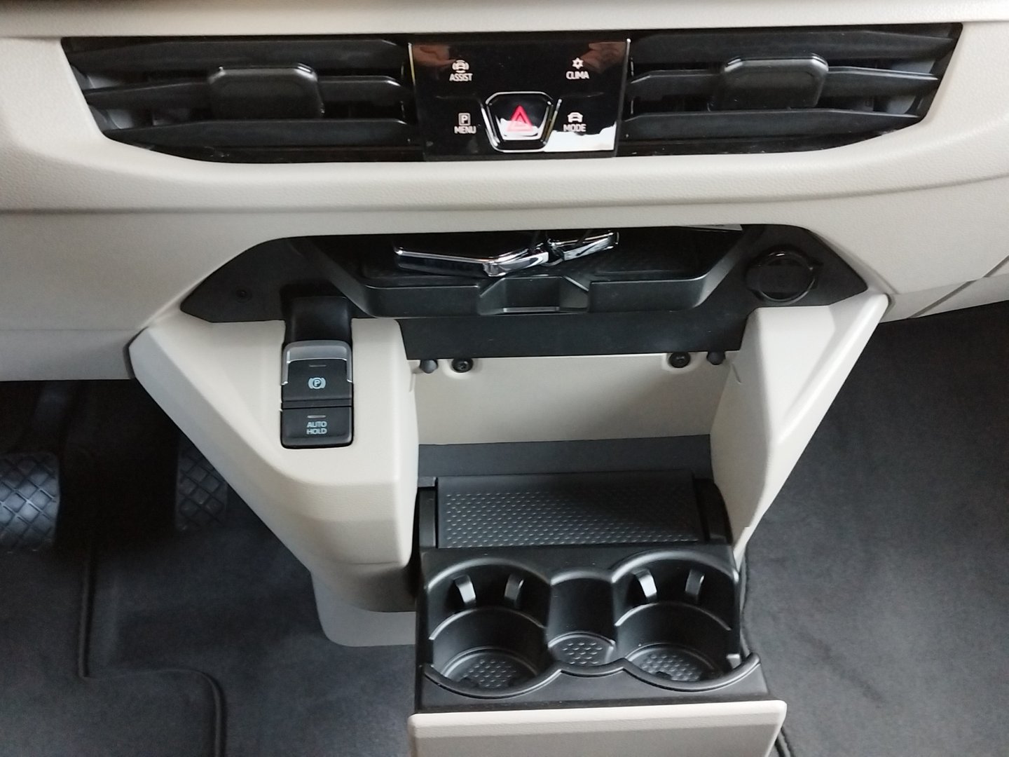 VW California Beach Camper eHyb. 180 kW 4M | Bild 24 von 25