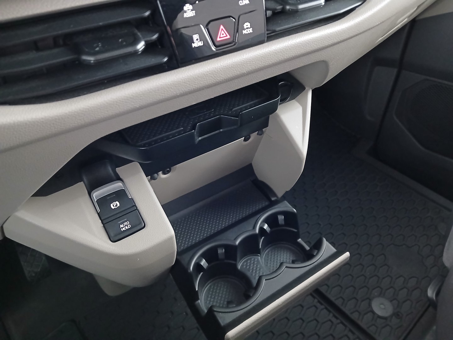 VW California Beach Camper eHyb. 180 kW 4M | Bild 26 von 36